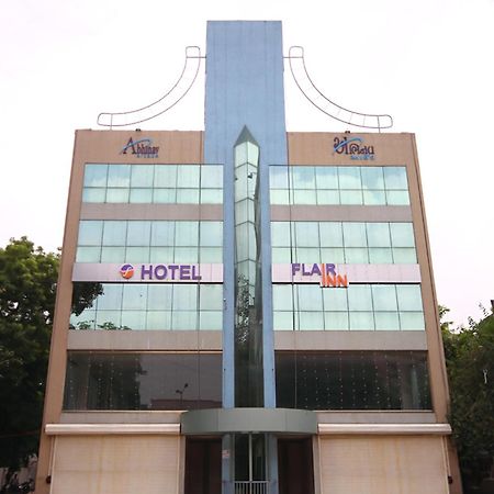 Hotel Flair Inn Ахмедабад Екстериор снимка